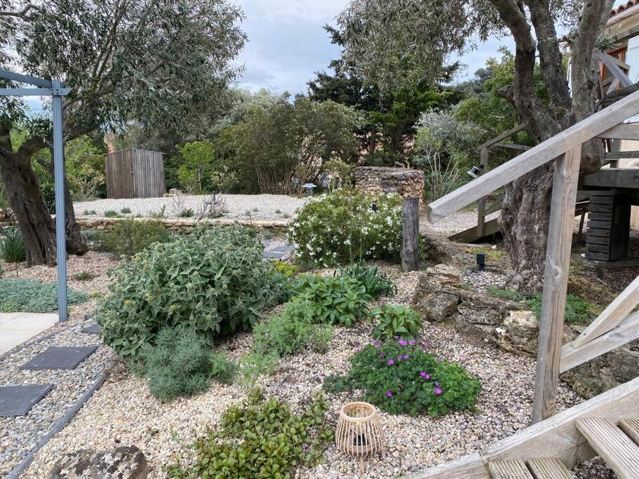 Neuve Romantique Montbrun-des-Corbières エクステリア 写真